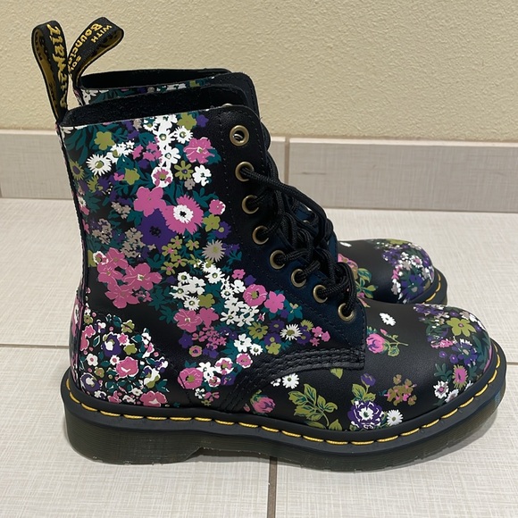 DR MARTENS 1460 Vintage Floral Leather Boots - Picture 4 of 11